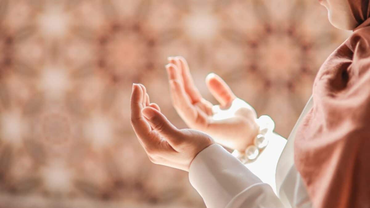 Islamic etiquette for daily life
